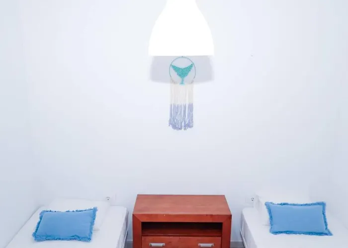 Acogedora Casa En Abades En Tranquila Urbanizacion